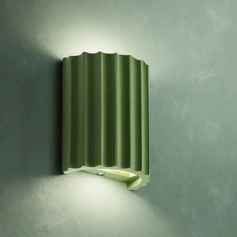 LumiBright | Elegante LED-Wandlampe mit geschwungenem Design